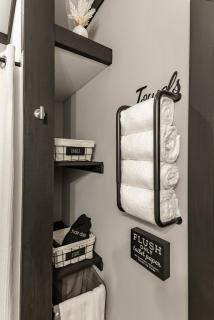 The Small Modern Villa Outdoor Tub-Unit B - 5