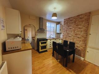 Entire Banbury House - Walking Distance To The Station & Shops - 6