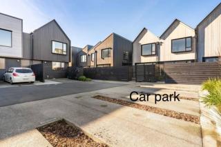 The Petone Beauty - Flash, Beachside - 7