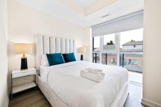 Stylish 3BR Penthouse with Stunning City Views - Toronto - 9