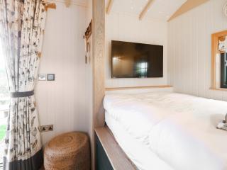 Poppie's Shepherd Hut - Uk50227 - 2