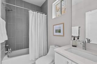 Sleek City Studio Escape - 5