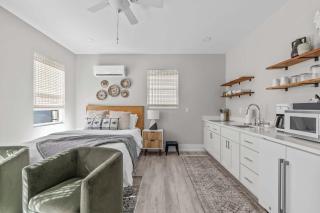 Sleek City Studio Escape - 4