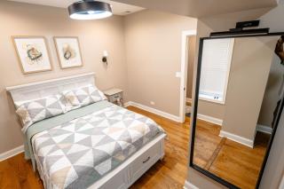 Luxury 9 BR, Villa Mins from Downtown and the Lake - 1