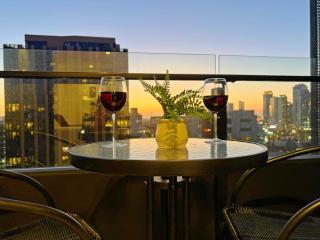 Modern 2B2B Southbank Apt with Free Parking - 9