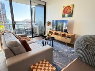 Modern 2B2B Southbank Apt with Free Parking - 4