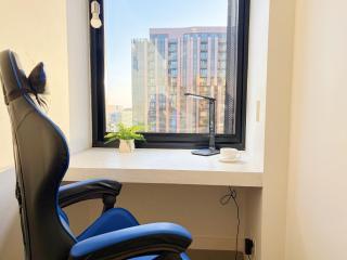 Modern 2B2B Southbank Apt with Free Parking - 3