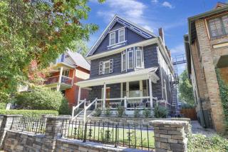 Modern Comfort in Historic Denver - 3