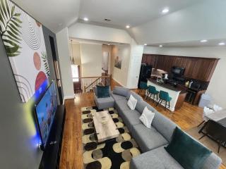 Private Pool Private Garage Galleria Home - 0