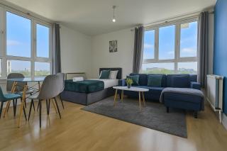 Comfy 3BR flat in the city perfect for long stay - 0