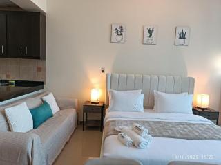 Modern Fully Furnished Studio Apartment in Hydra Avenue - 4