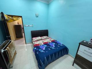 Deena Homestay Seri Gading BP - 1