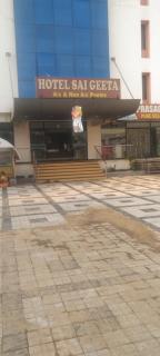 KDM Hotel Sai Geeta Shirdi a walk away from Saibaba Temple - 8