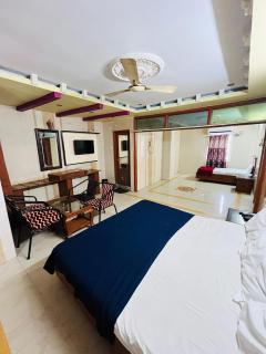 HOTEL GOLDeN PARK - 2