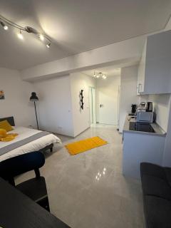 Lux City Stays-Beaumont - 3