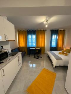 Lux City Stays-Beaumont - 1