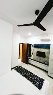 Hotel Laxmi Imperial - 6