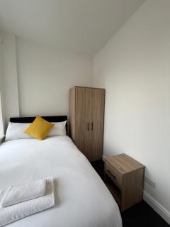 The Big House - 8 bedrooms, Sleep 11, long stays - 1