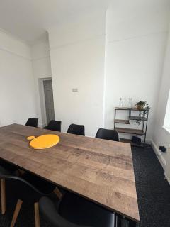 The Big House - 8 bedrooms, Sleep 11, long stays - 7