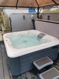 Clydfan No 1 Trearddur Road - 2