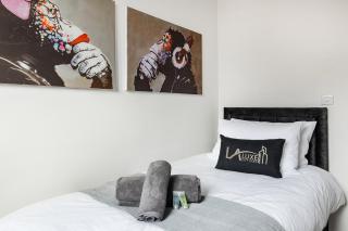 NEW - Leisure, Contractors, Corporate Clients, Insurance Clients - Free Wi-Fi, Parking, Sleeps 5 - 2