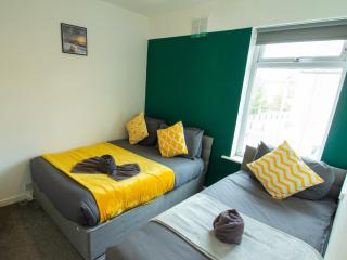 Pitchside Quarters - 7