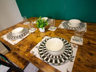 Pitchside Quarters - 6