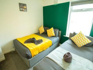 Pitchside Quarters - 2