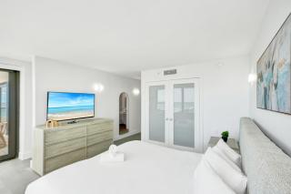 Oceanfront Luxury 3BR 3BA Condo with Resort Pools Gym and Sauna 902 - 3