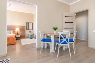 Уютная евро-трехкомнатная квартира в сердце столицы с видом на город и двор - 8