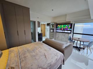 Tropical Executive Flat - 0