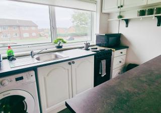 Comfy 3BR Flat on Quiet Street in Wollaton - 2