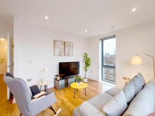 Spacious 2-Bedroom Apartment in Prime Location - 5