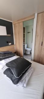 Mobil Home 45 m2 très luxueux 3 ch et 2 sdb - Camping 4 étoiles Les Charmettes 499 PROCHE FUN ZONE- Les Mathes - 1