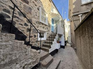 Sixpence Cottage, a few steps from the harbour! - 5