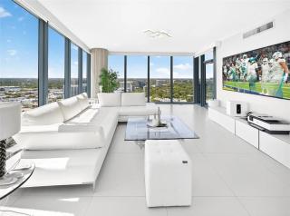 Iconic Blue Condo Miami Living - 9