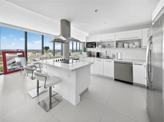 Iconic Blue Condo Miami Living - 6