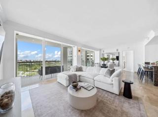 Coconut Grove Elegance Five Star Condo Living - 5
