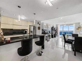 Contemporary Miami Residence Bay Views - 0