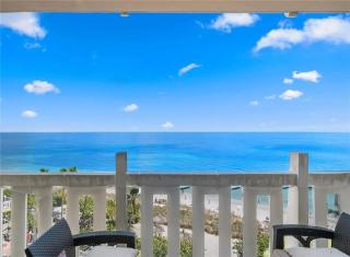 Key Biscayne Oceanfront Luxury with Endless Views - 0