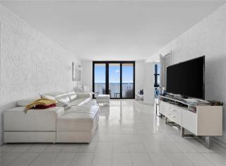 Key Biscayne Oceanfront Luxury with Endless Views - 9