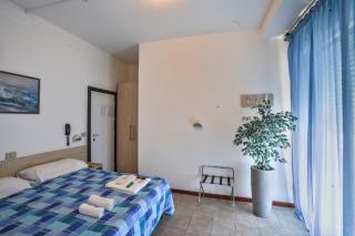 Hotel Continental - Pesaro - 0