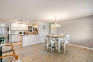 Your Sunny Sarasota Retreat 2 - 5