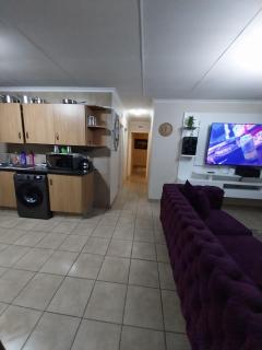 Lubsman Apartments - 2