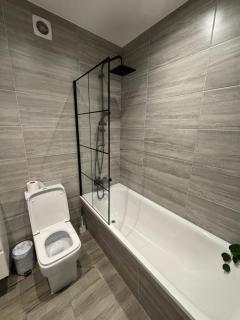 Comfortable & Deluxe 2 Bedroom Flat in Hendon - 0