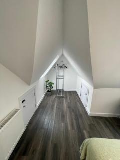 Comfortable & Deluxe 2 Bedroom Flat in Hendon - 8