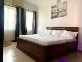 Reagal Apartments, WMachine, WiFi, 13 mins DRV from Ikeja, OPIC ESTATE - 2