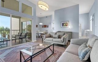 Lakeside Naples Retreat Water Views - 9