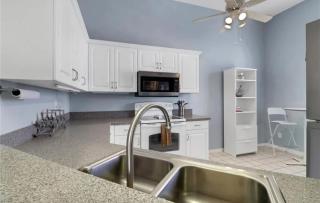 Lakeside Naples Retreat Water Views - 8