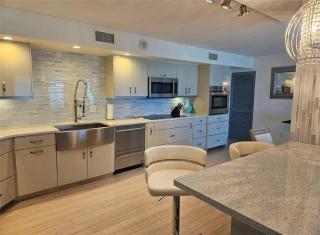 Seaside Luxury Escape on Longboat Key - 9